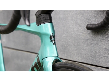 Bianchi Oltre COMP Ultegra Di2 12sp +Reparto Corse Celeste/Black - full glossy 57cm 2026